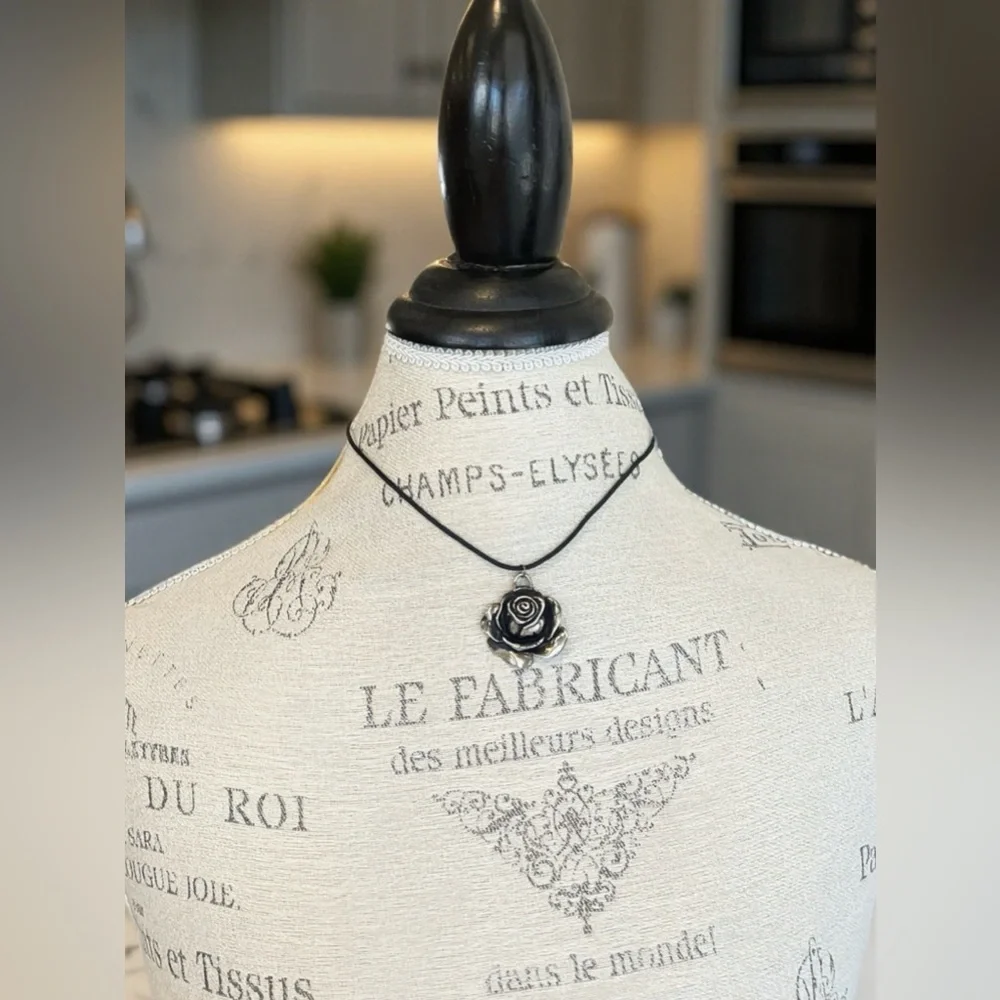 Vintage Gothic Black Rose Pendant Choker Necklace